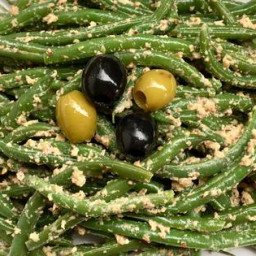 Green beans with olive tapenade