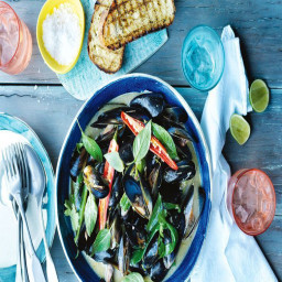 Green curry mussels