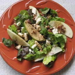 Green Salad with Apple, Feta, Pecans and Balsamic Dressing