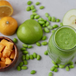 Green Smoothie with Edamame, Mango, Kale, and Green Apple