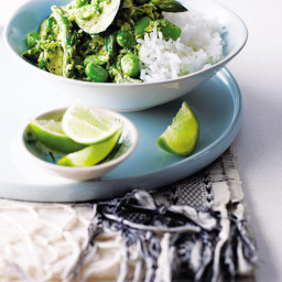 green-thai-curry-with-greens-2232922.jpg