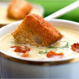 green-tomato-soup-with-bacon-and-brioche-croutons-2474007.jpg