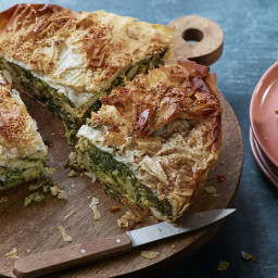 Green vegetable and feta pie