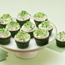 green-velvet-cupcakes-490ba5-247840f48a231307aad502e0.jpg