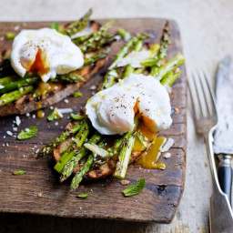 Grilled asparagus & poached egg on toast