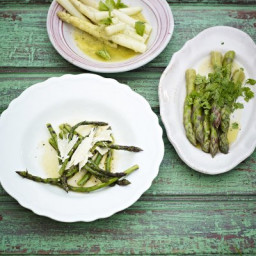Grilled asparagus with olive oil, lemon and parmesan