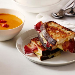 Grilled Cheese with Apple and Bacon