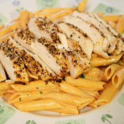 grilled-chicken-pasta-in-a-tomato-cream-sauce-1825494.jpg
