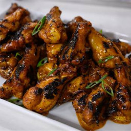 Grilled Chicken Wings with Alabama White Sauce