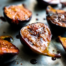 Grilled Figs With Pomegranate Molasses