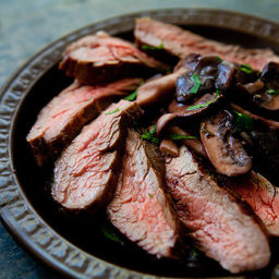 grilled-flank-steak-with-mushrooms-1294047.jpg