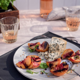 Grilled Peaches with Gorgonzola
