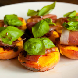 Grilled peaches with Prosciutto and basil recipe