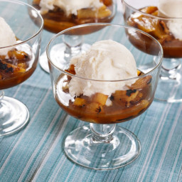 Grilled Pineapple Sundaes With Brown Sugar-Rum Sauce