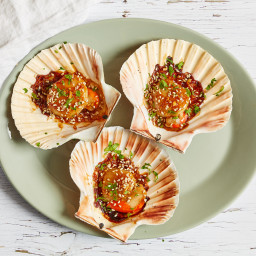 Grilled Scallops with Oyster Sauce and Sesame