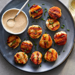 Grilled Scallops With Remoulade Sauce