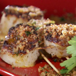 Grilled Sea Scallop Skewers with Creamy Hot Pepper and Garlic Vinaigrette w