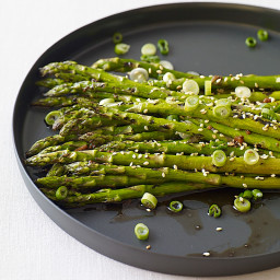 Grilled sesame asparagus