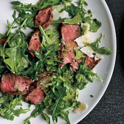 grilled-steak-with-baby-arugula-and-parmesan-salad-1687814.jpg