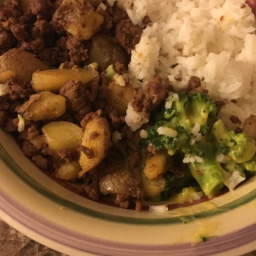 Ground Beef and Potatoes (Oh so Simple!)