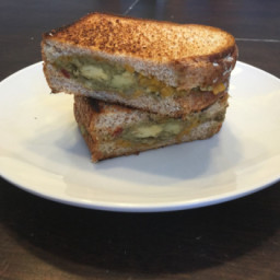 guacamole-grilled-cheese-sandwich-1929011.jpg