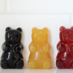 gummy-bears-eee19b.jpg