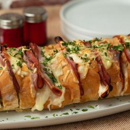 Ham and Cheese Pull-Apart Bread Recipe by Tasty