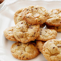 hazelnut-chocolate-chip-cookies-1327543.jpg