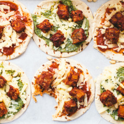 Health-ified Pizza Lunchboxables with Tempeh Pepperoni