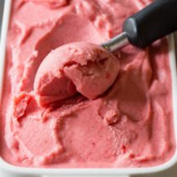 Healthy 5-Minute Strawberry Pineapple Sherbet