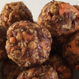 Healthy carrot cake bliss balls with peanut butter