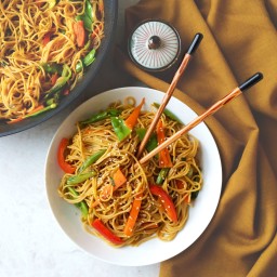 healthy chilly garlic noodles in sesame pepper sauce