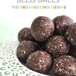 Healthy Chocolate and Coconut Balls