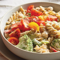 Healthy Creamy Pasta with Veggies and Chickpeas