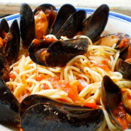 Healthy & Delicious: Mussels in Spicy Tomato Sauce Recipe