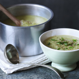 Healthy leek and potato soup