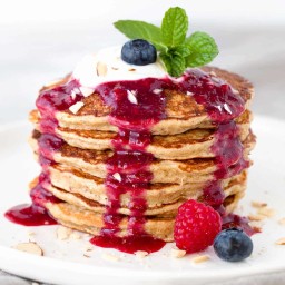 Healthy Oat Pancakes with Berry Sauce