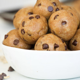 healthy-raw-cookie-dough-energy-balls-1743508.jpg