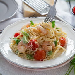healthy-shrimp-and-pasta-alfredo-2875339.jpg