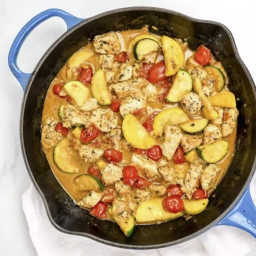 Healthy Tuscan Chicken with Zucchini and Tomatoes