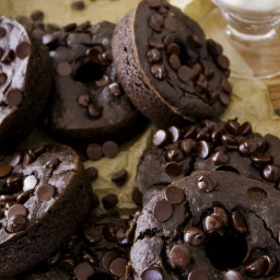 Healthy Vegan Chocolate Brownie Doughnuts