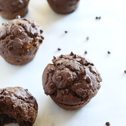 Healthy Vegan Chocolate Chip Muffins