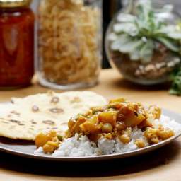 Healthy Veggie Curry With Garlic Naan Recipe by Tasty