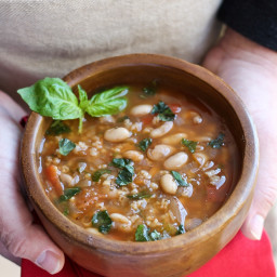 Hearty Italian White Bean Basil Soup