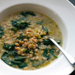 Hearty White Bean and Spinach Soup with Rosemary and Garlic Recipe