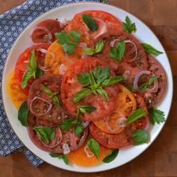 heirloom-tomato-salad-with-pomegranate-sumac-dressing-2255581.jpg