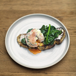 herby-smoked-salmon-poached-eggs-2583763.jpg