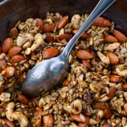 heta-notter-balsamic-spiced-nuts-and-seeds-2324751.jpg