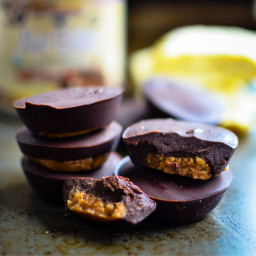 Homemade Dark Chocolate Nut Butter Cups (with a secret superfood ingredient