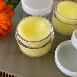 Homemade Lip Balm with Peppermint Oil
